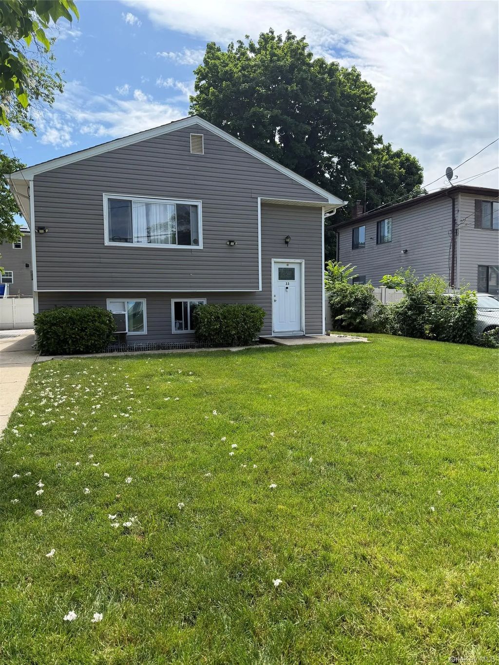 33 Washington Avenue, Deer Park