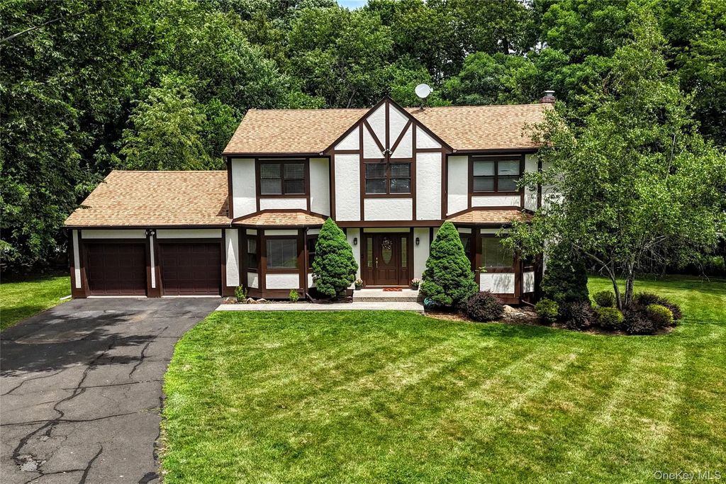 19 Church Road, Suffern