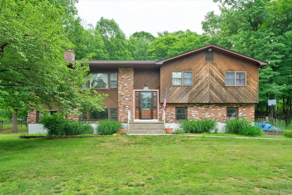 67 Carol Drive, Monroe