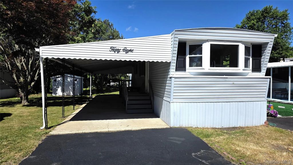 58 Betsy Ross Drive, Bohemia