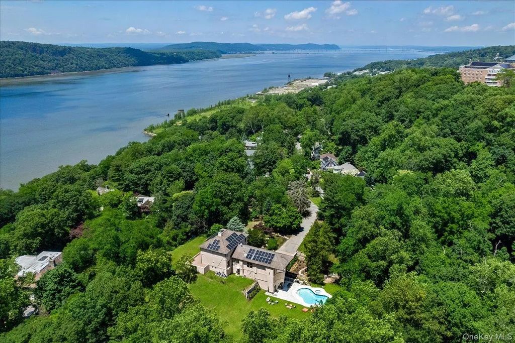 150 Pinecrest Drive, Hastings-on-Hudson