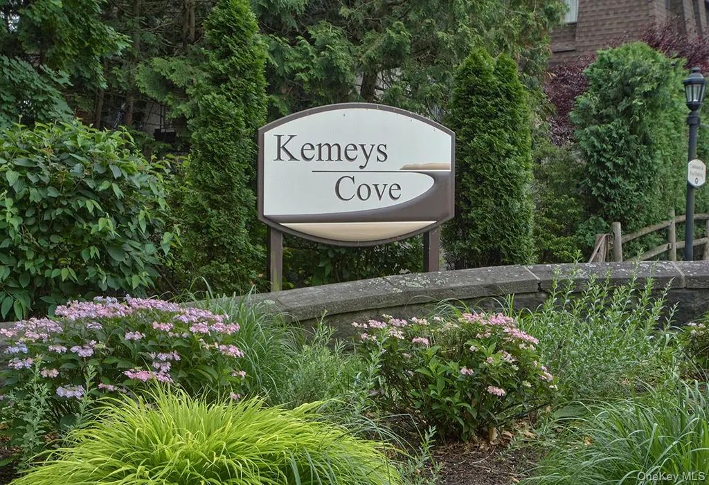 317 Kemey Cove # 317, Briarcliff Manor