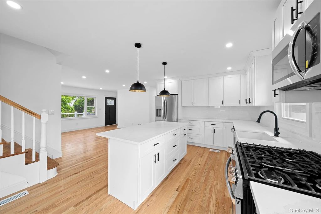 207 Wright Street, Westbury