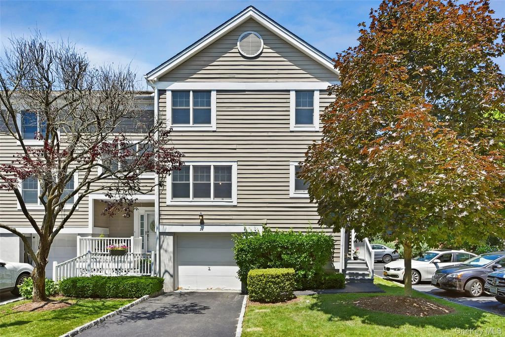 21 Brookridge Court, Rye Brook