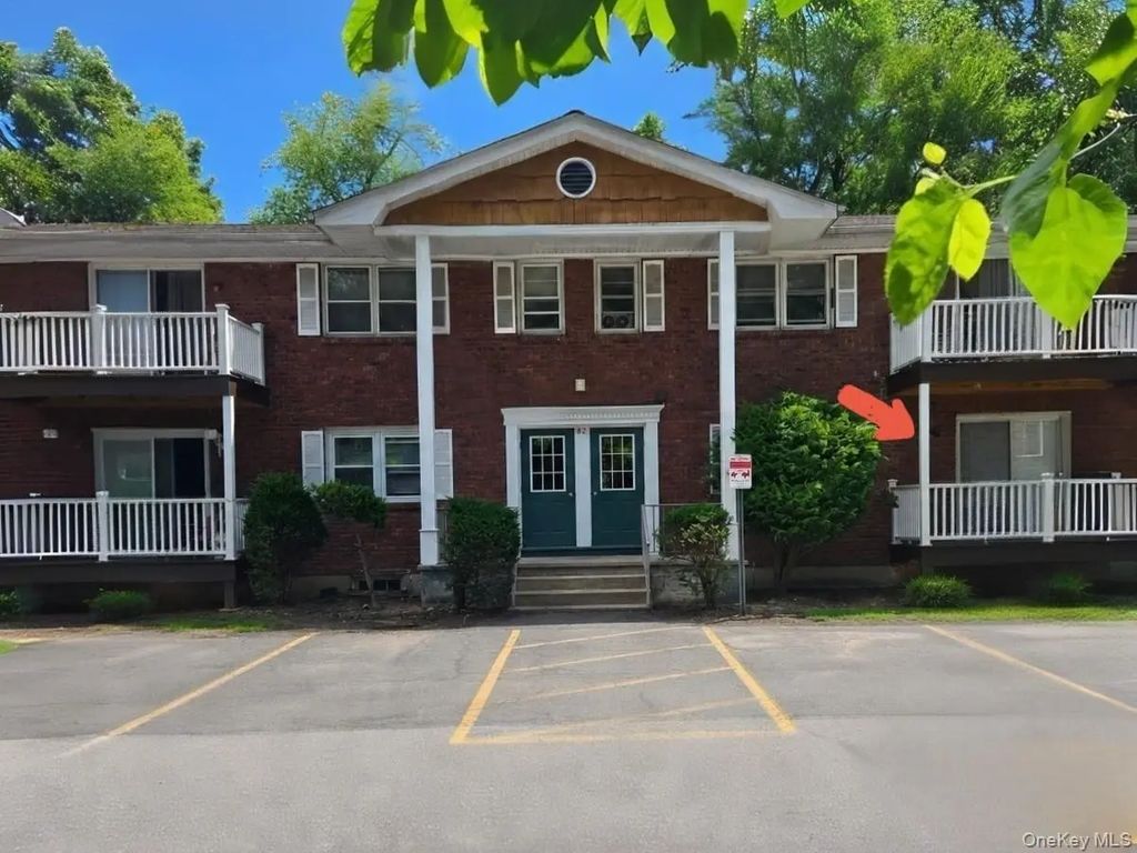 82 Demarest Avenue # 16, West Nyack