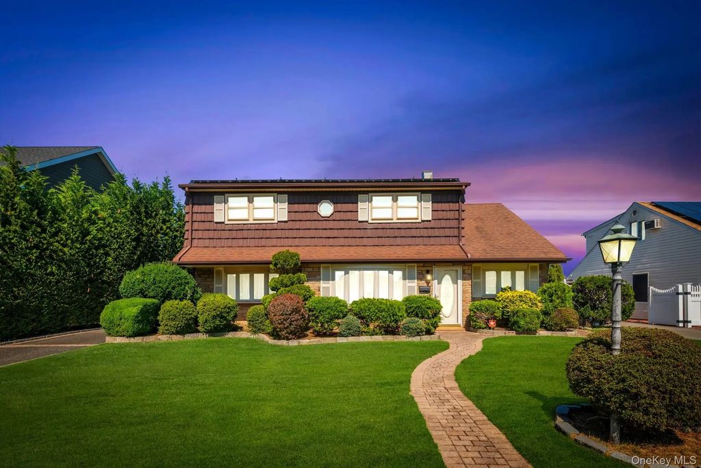 3591 Fiddler Lane, Bethpage