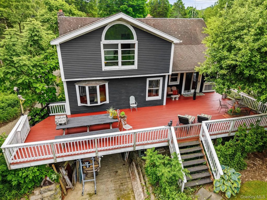 1590 State Route 17a, Warwick