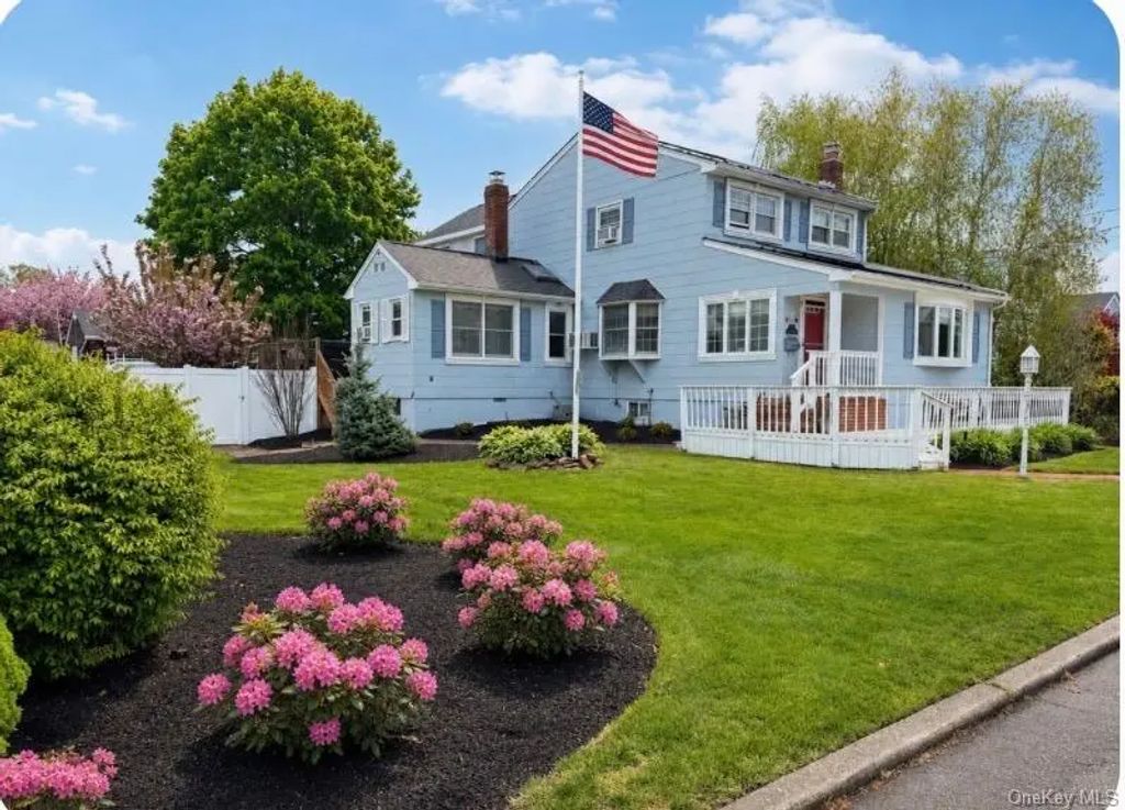 19 Westbridge Drive, Babylon
