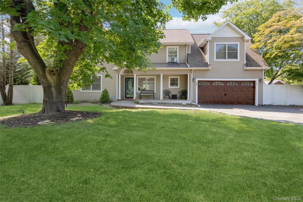 136 Mills Pond Road, Saint James