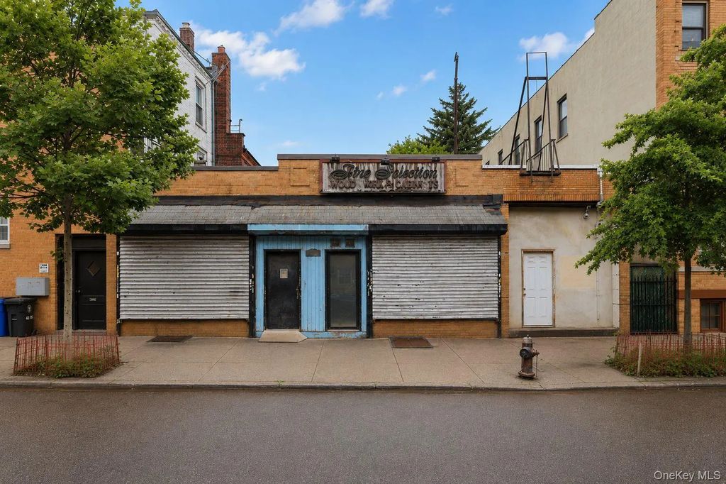 65-19 Myrtle Avenue # Storefront 2, Glendale