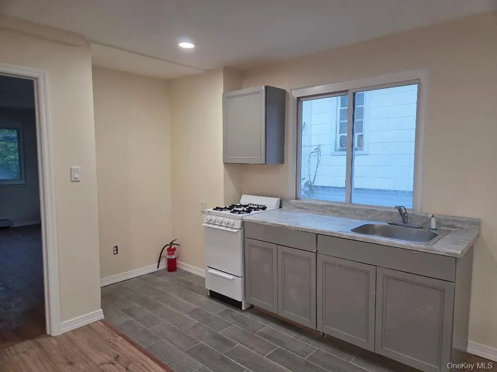 1170a Port Washington Boulevard, Port Washington