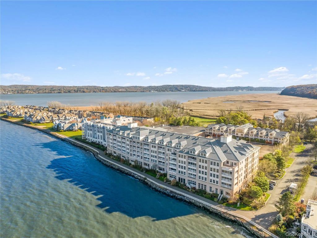 401 Harbor Cove, Piermont