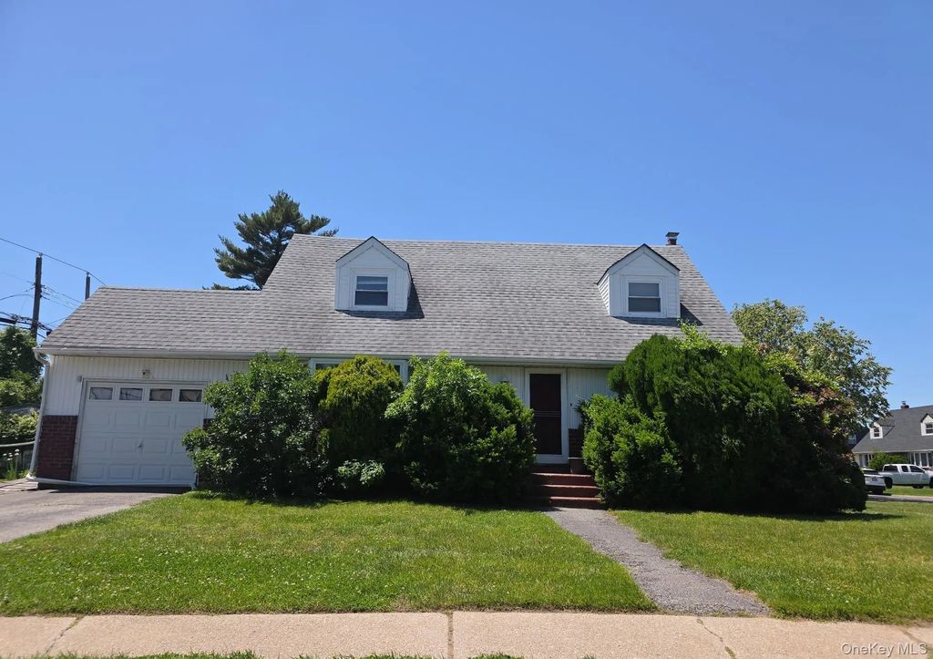 80 Elmwood Street, Plainview
