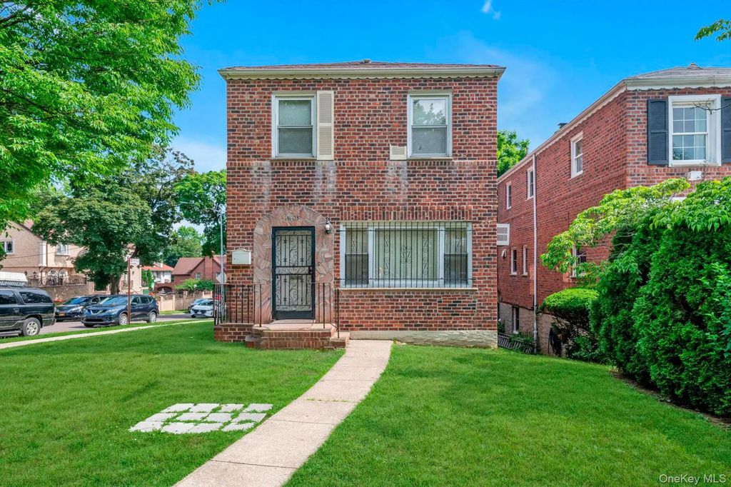 141-03 Hoover Avenue, Briarwood