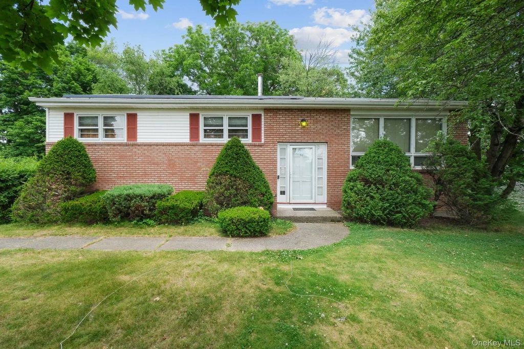 11 Ona Lane, New Windsor
