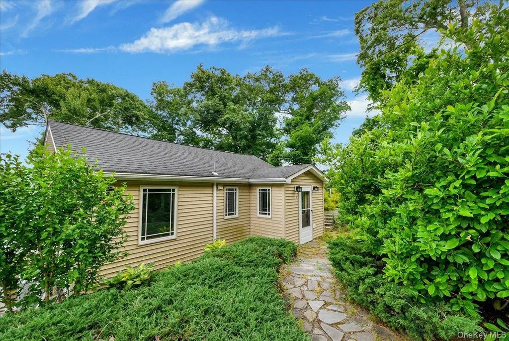 6 Deer Trail N, Greenwood Lake