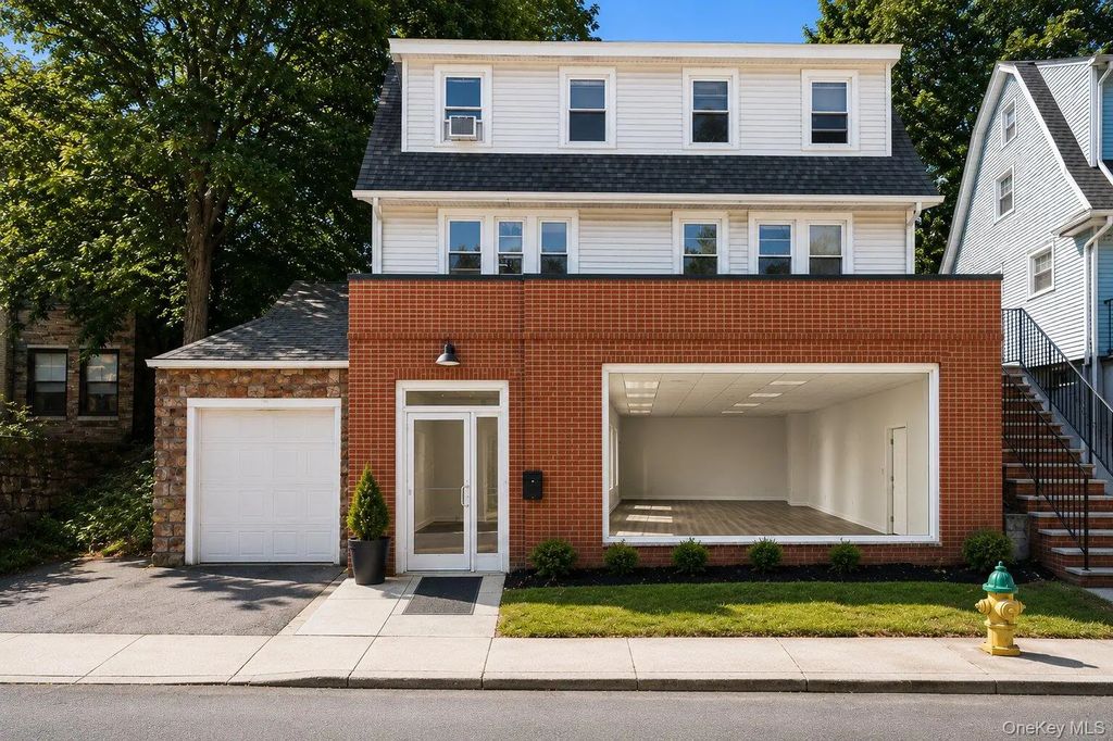 44 N Central Avenue, Hartsdale