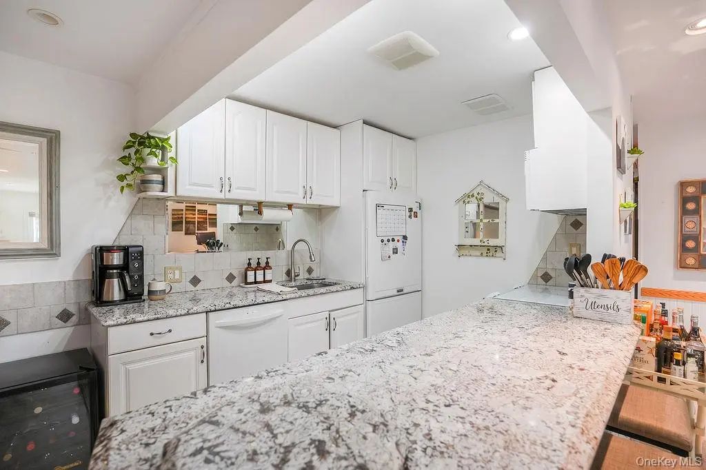 54 Richmond Boulevard # 4b, Ronkonkoma