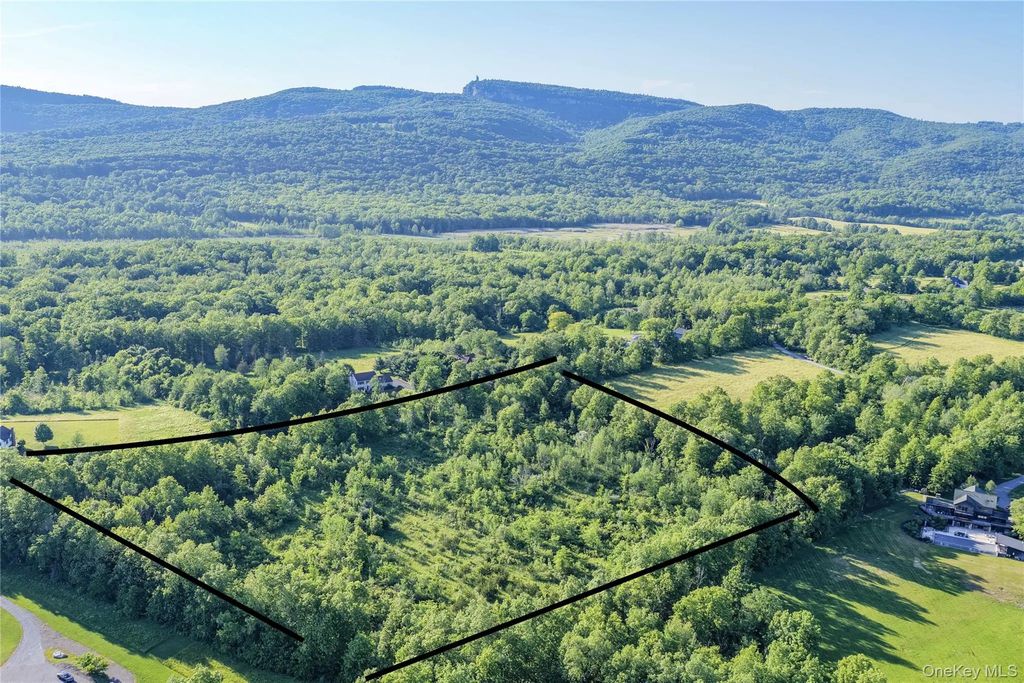 561 Albany Post Road, New Paltz