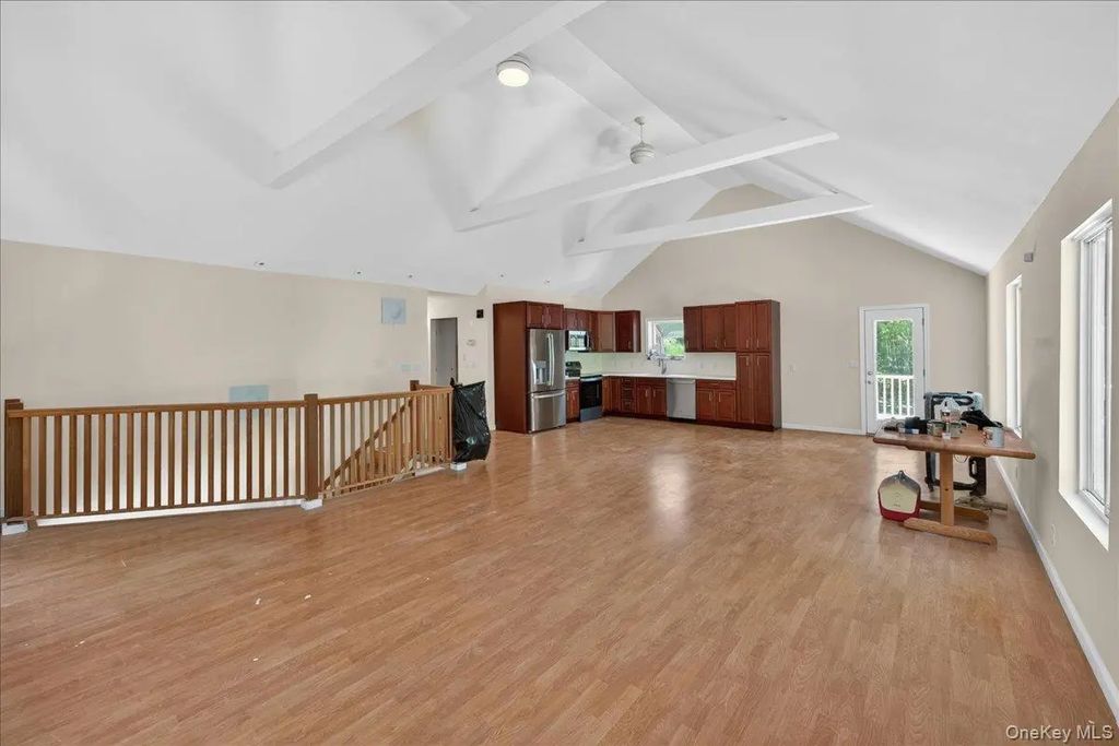 52 Victory Avenue, Shirley