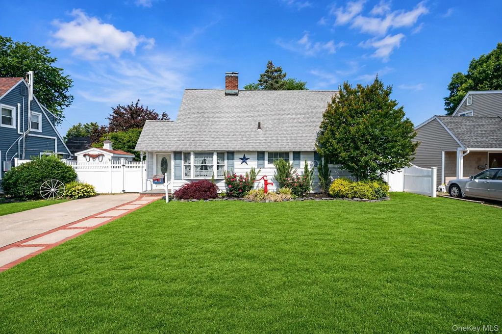 10 Flock Lane, Levittown