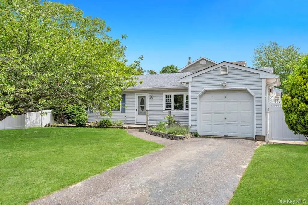 3 Megan Court, Bellport