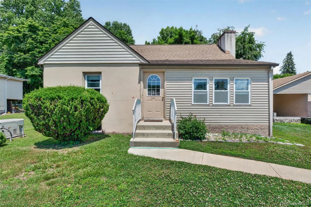 221 1st Street, Buchanan