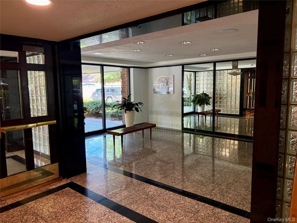 209-10 41st Avenue # 1r, Bayside