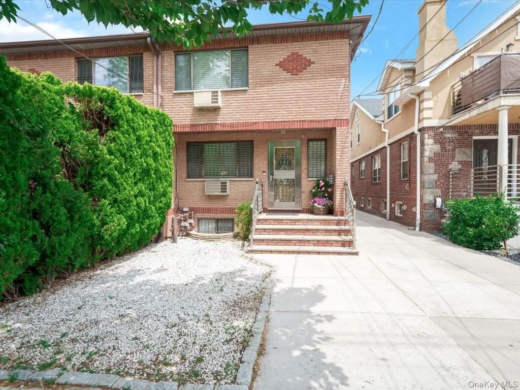120-03 9th Avenue, College Point
