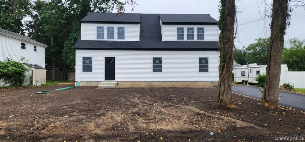 15 Robinson Drive, Shirley