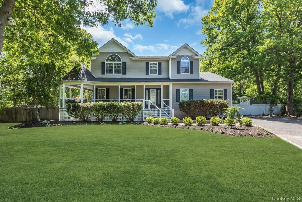 52 Elmhurst Avenue, Medford