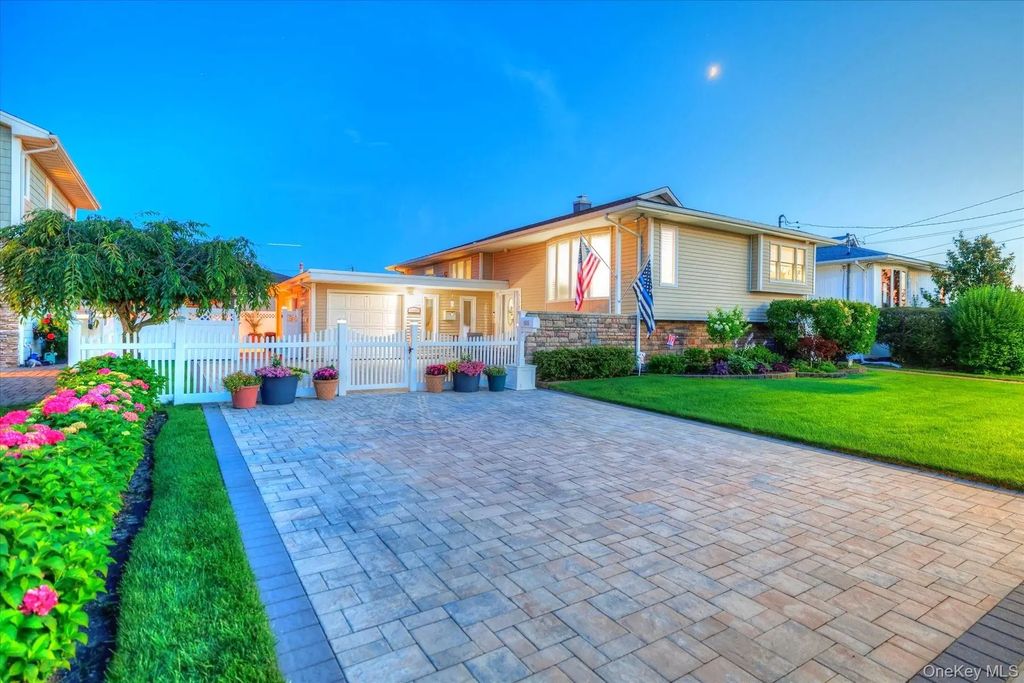 165 Elaine Drive, Oceanside