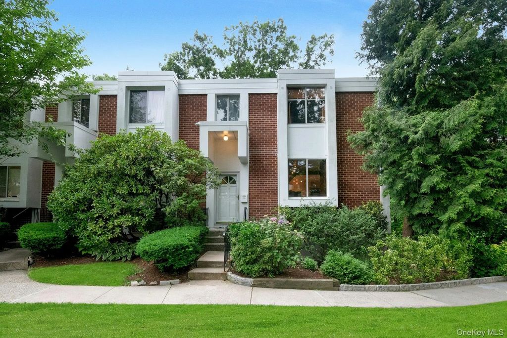 1118 Colony Drive, Hartsdale