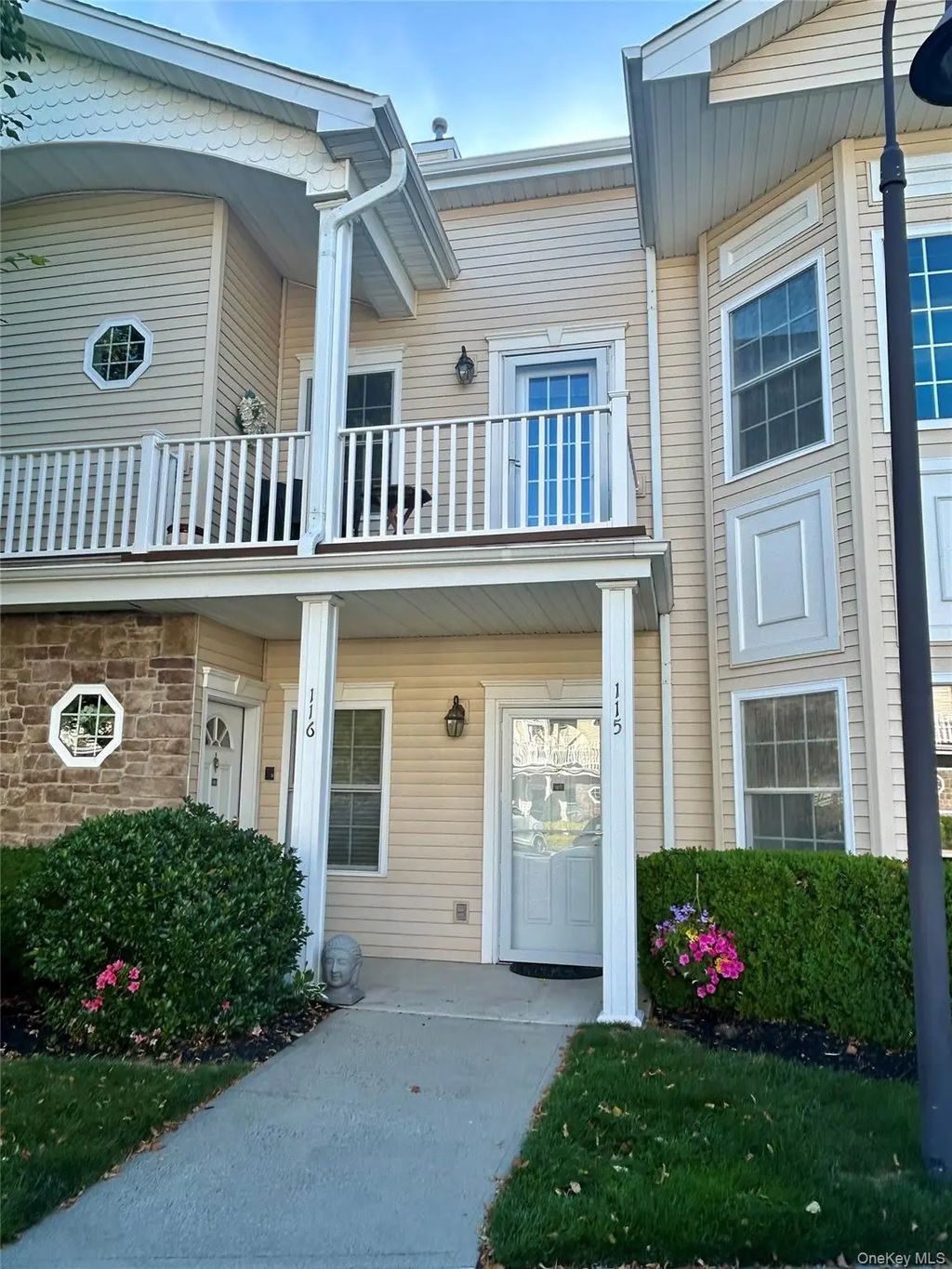 115 Autumn Drive, Plainview