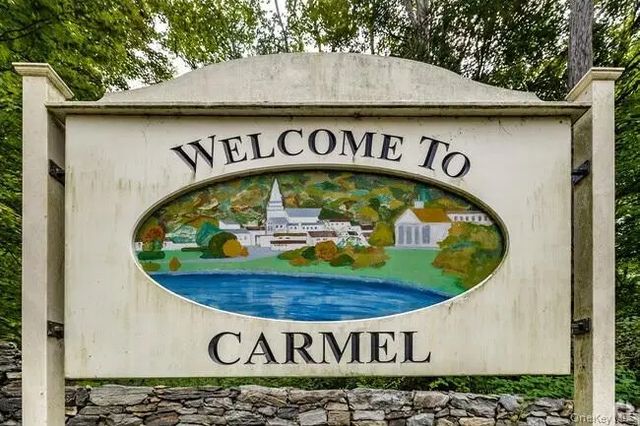 15 Schuyler Road, Carmel