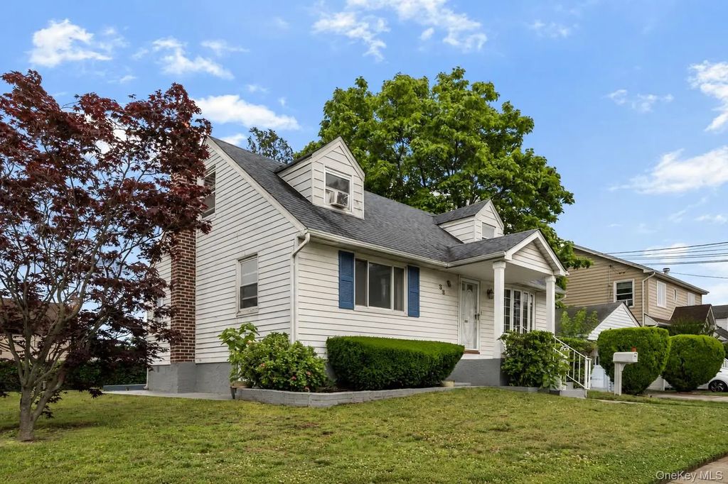 33 N Montgomery Street, Valley Stream