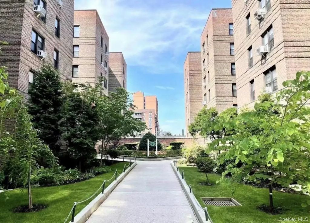43-40 Union Street # 2d, Flushing