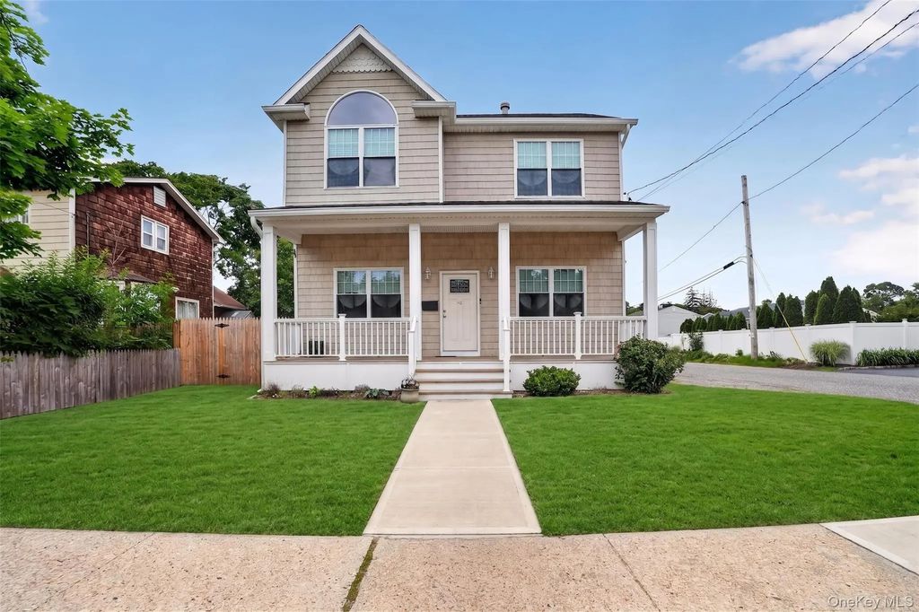 26 Richard Avenue, Islip Terrace