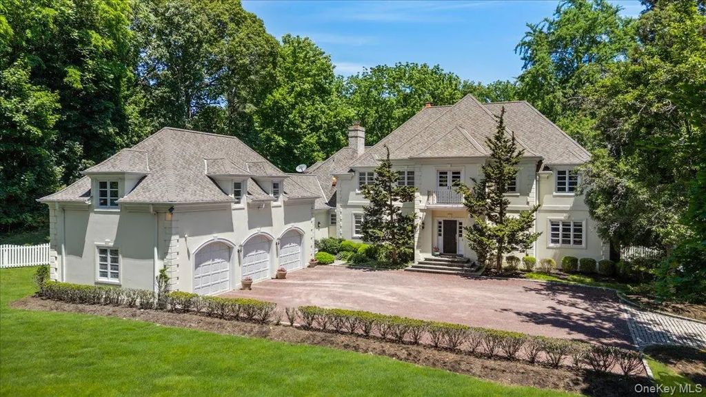 11 Oak Hill Road, Lloyd Harbor
