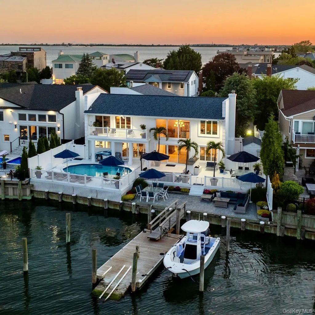 3367 Jason Court, Bellmore