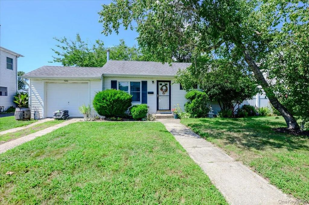1380 Brooklyn Boulevard, Bay Shore