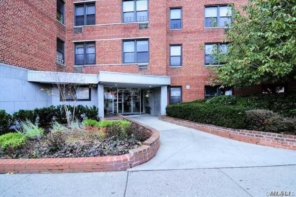 102-30 Queens Blvd # 1s, Forest Hills