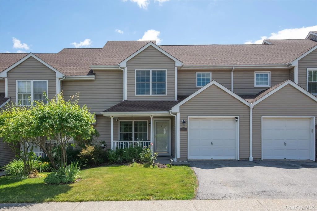 114 Sparrow Ridge Road # 22c, Carmel