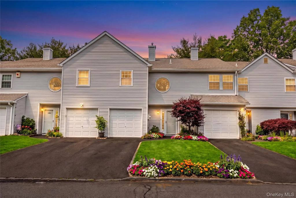 1406 Sara Circle, Port Jefferson Station