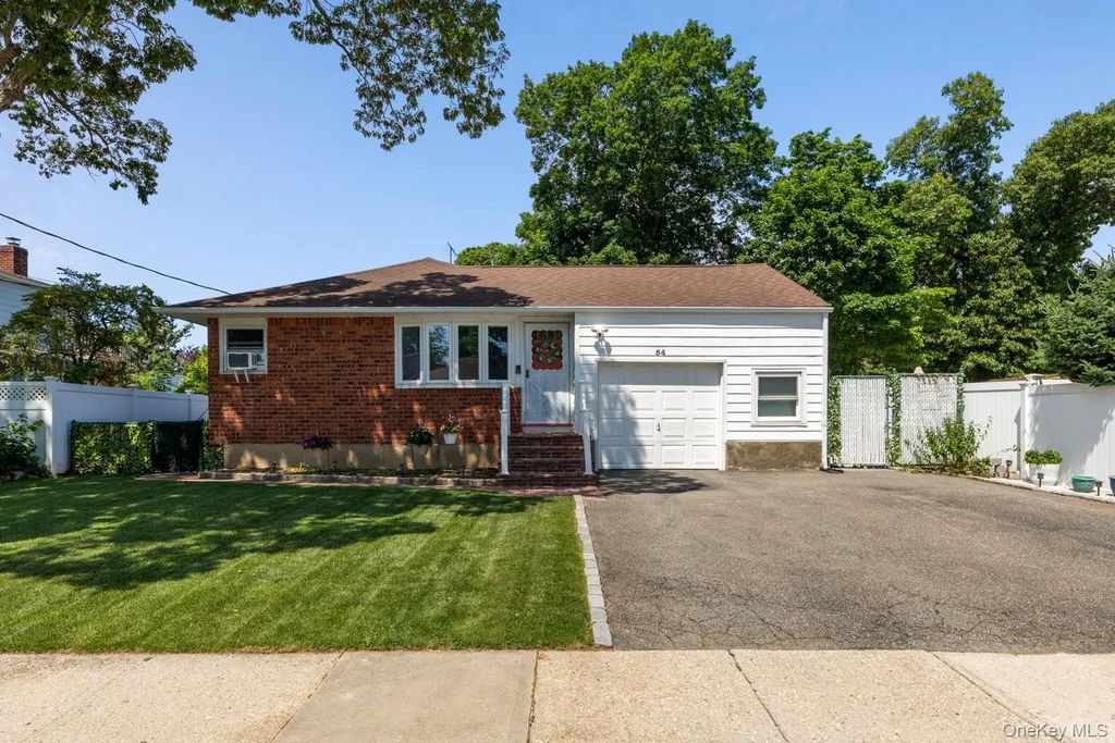 54 Oak Street, Farmingdale