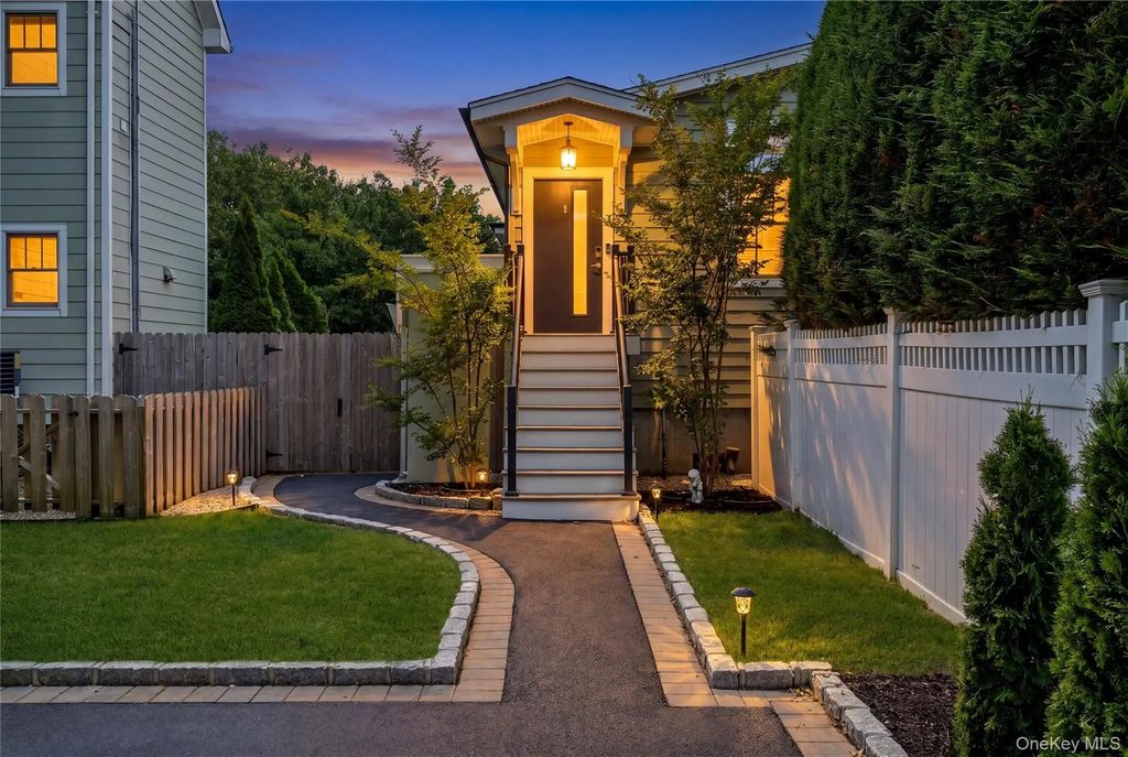 2540 Riverside Avenue, Seaford