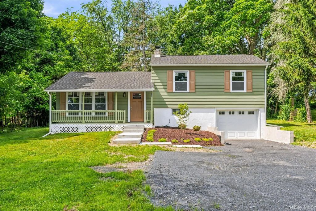 25 Ferrara Drive, Middletown