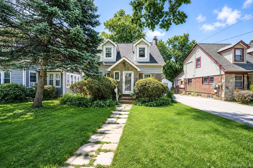 850 Linden Avenue, North Baldwin