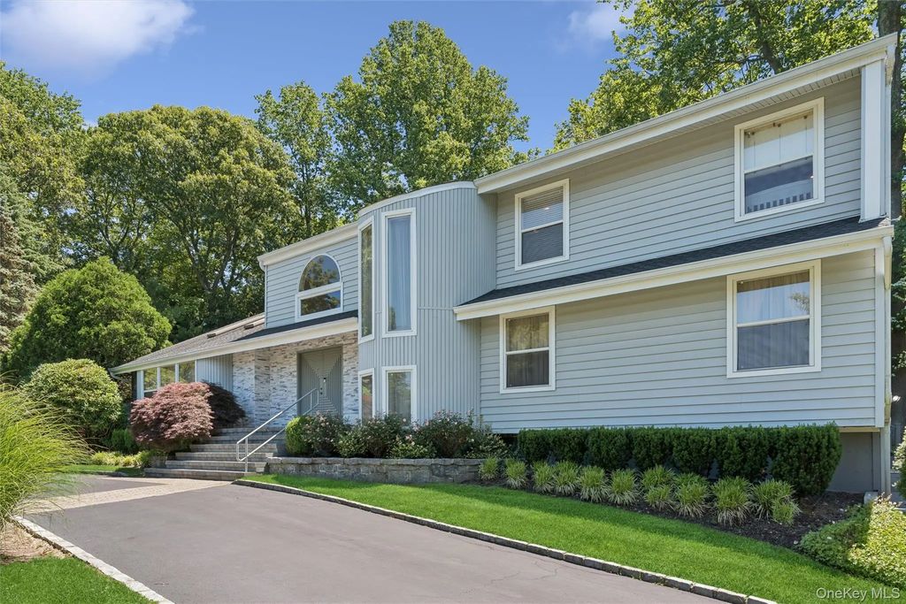 2 Greenwood Lane, Woodbury