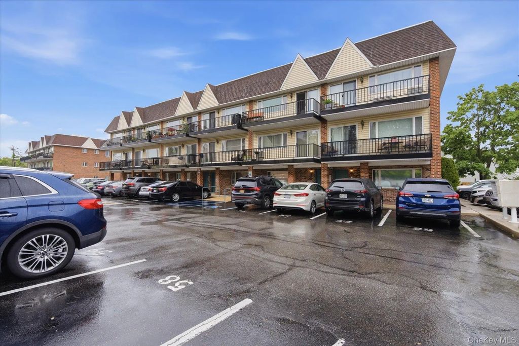 108 Atlantic Avenue 37, Lynbrook